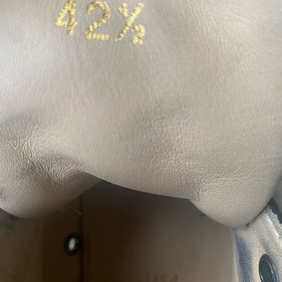 Shoes - Picture 6 of 6